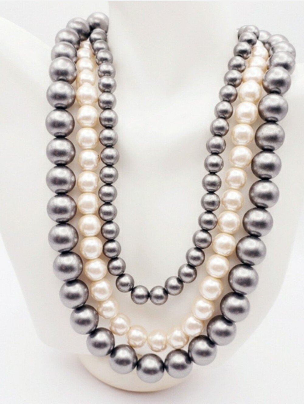 Absolutely Gorgeous Richelieu 3 Layered 2 Tone Pearl Necklace